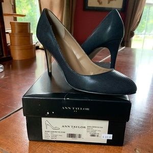 NIB Ann Taylor Madie Almond Toed Pump 8.5